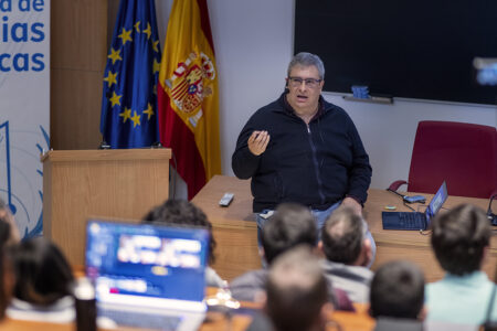Jesús Gallego durante su charla. Fotografía: Jesús de Miguel